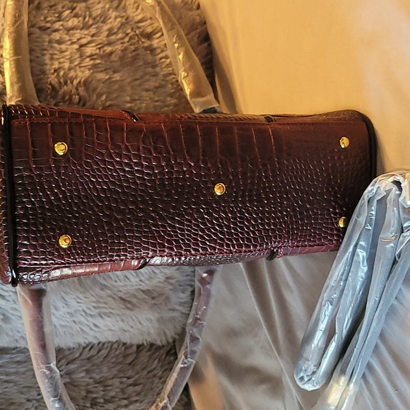 Stauer Avalon Crocodile-Embossed Handbag RETAIL 299. - Picture 7 of 9